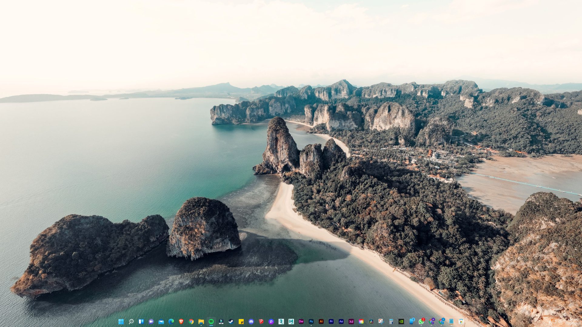 How to set the taskbar transparent in Win11